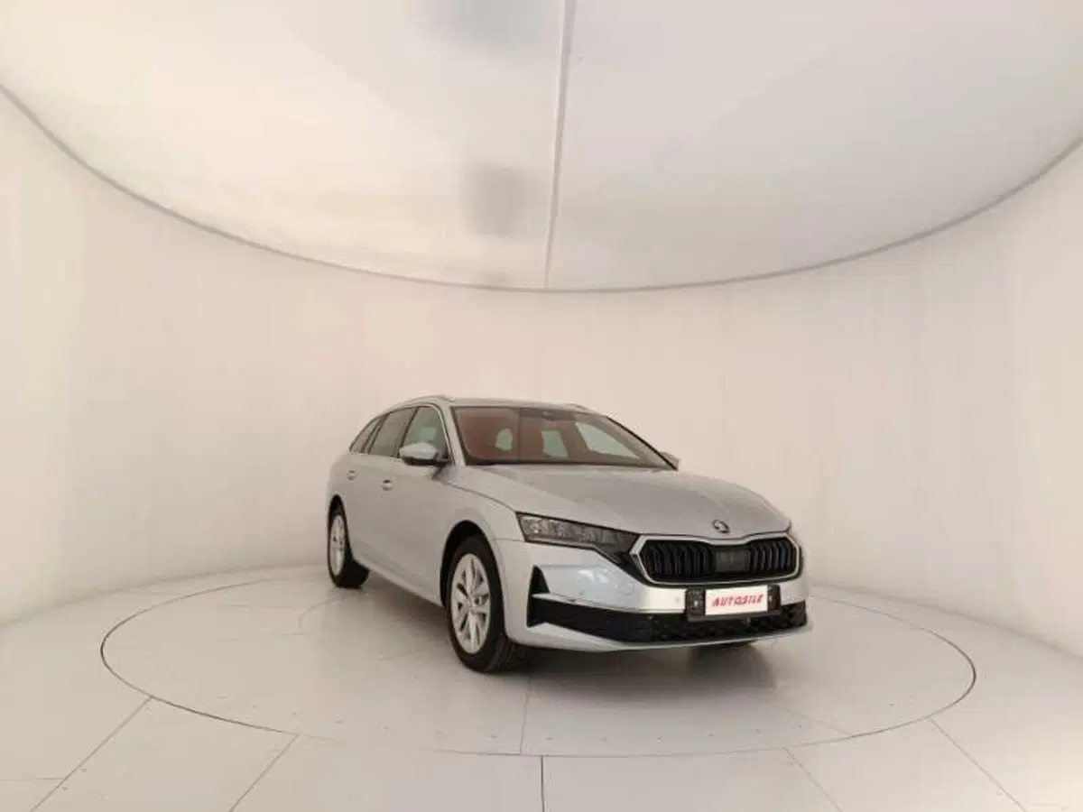 Skoda Octavia Station Wagon nuova a Treviso (3)