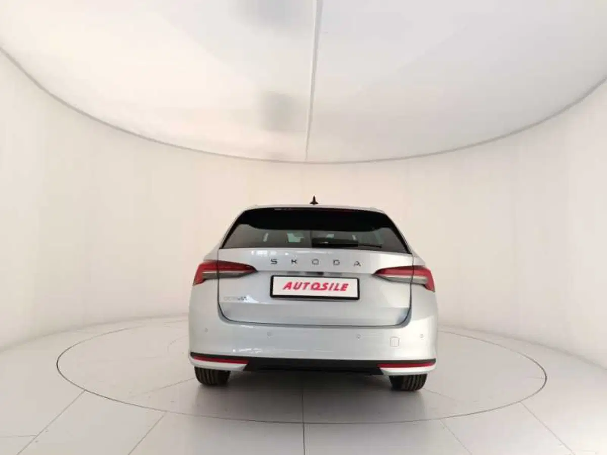 Skoda Octavia Station Wagon nuova a Treviso (5)