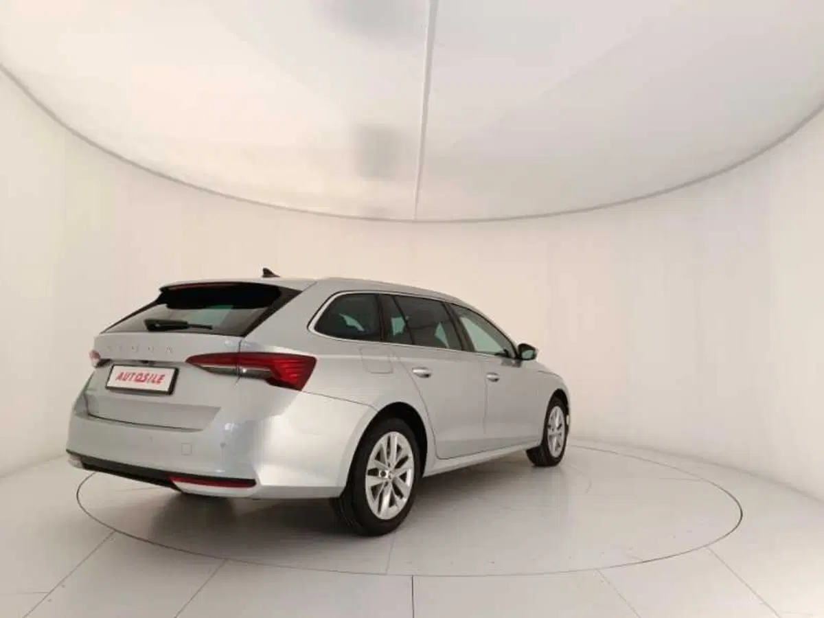 Skoda Octavia Station Wagon nuova a Treviso (6)
