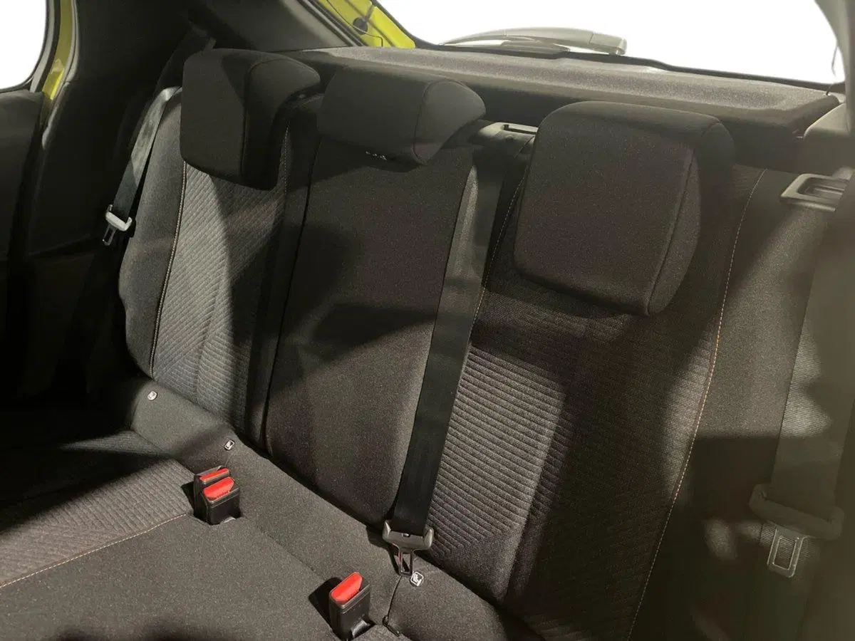 Peugeot 208 nuova a Salerno (14)