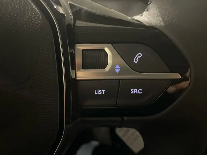 Peugeot 208 nuova a Salerno (20)
