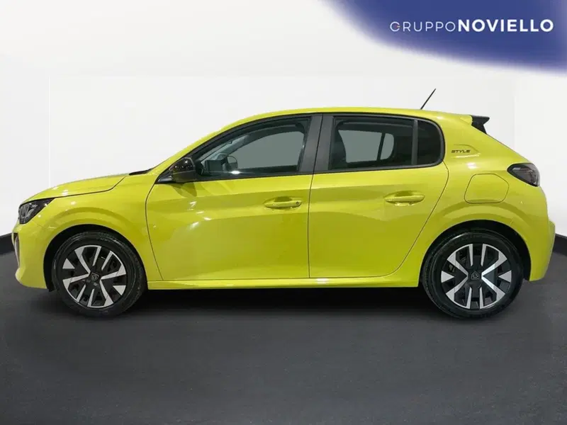 Peugeot 208 nuova a Salerno (4)