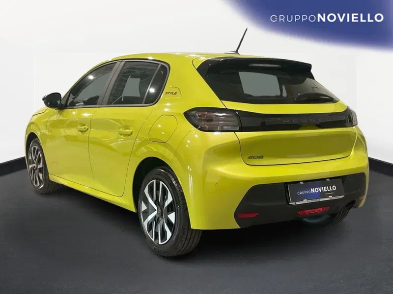 Peugeot 208 nuova a Salerno (5)