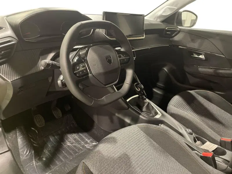 Peugeot 208 nuova a Salerno (9)