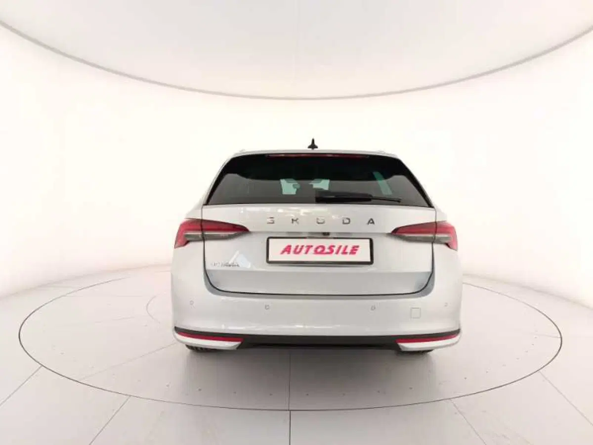 Skoda Octavia Station Wagon nuova a Treviso (5)