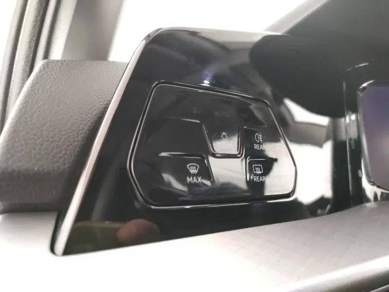 Volkswagen Golf usata a Napoli (13)