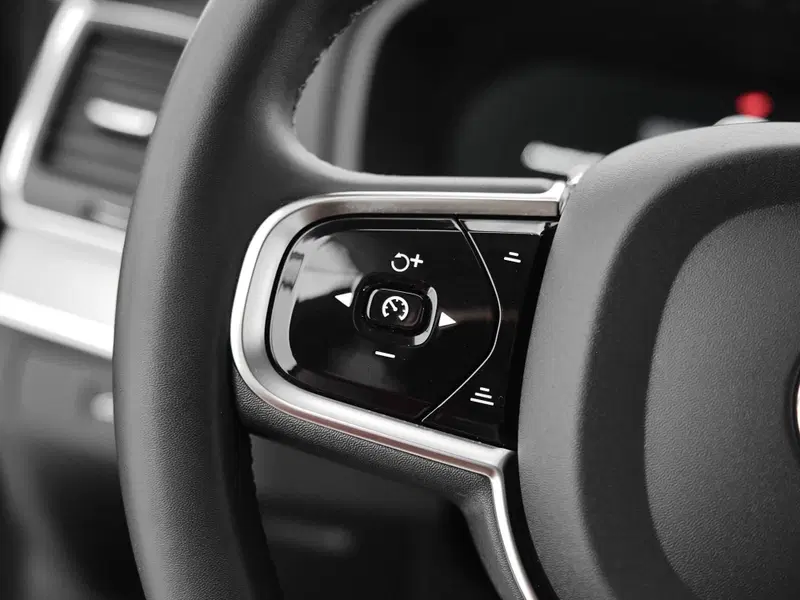 Volvo XC90 usata a Prato (8)