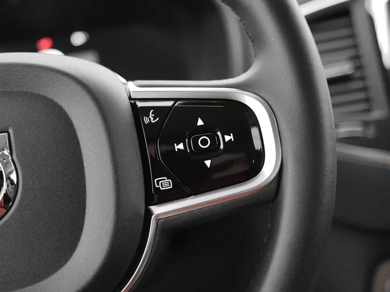 Volvo XC90 usata a Prato (9)