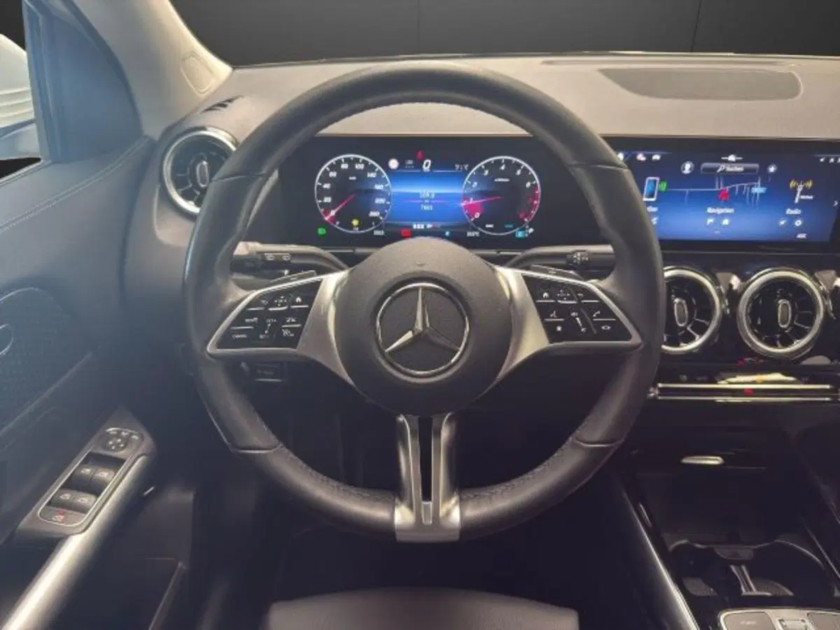 Mercedes-Benz GLA SUV usata a Novara (10)
