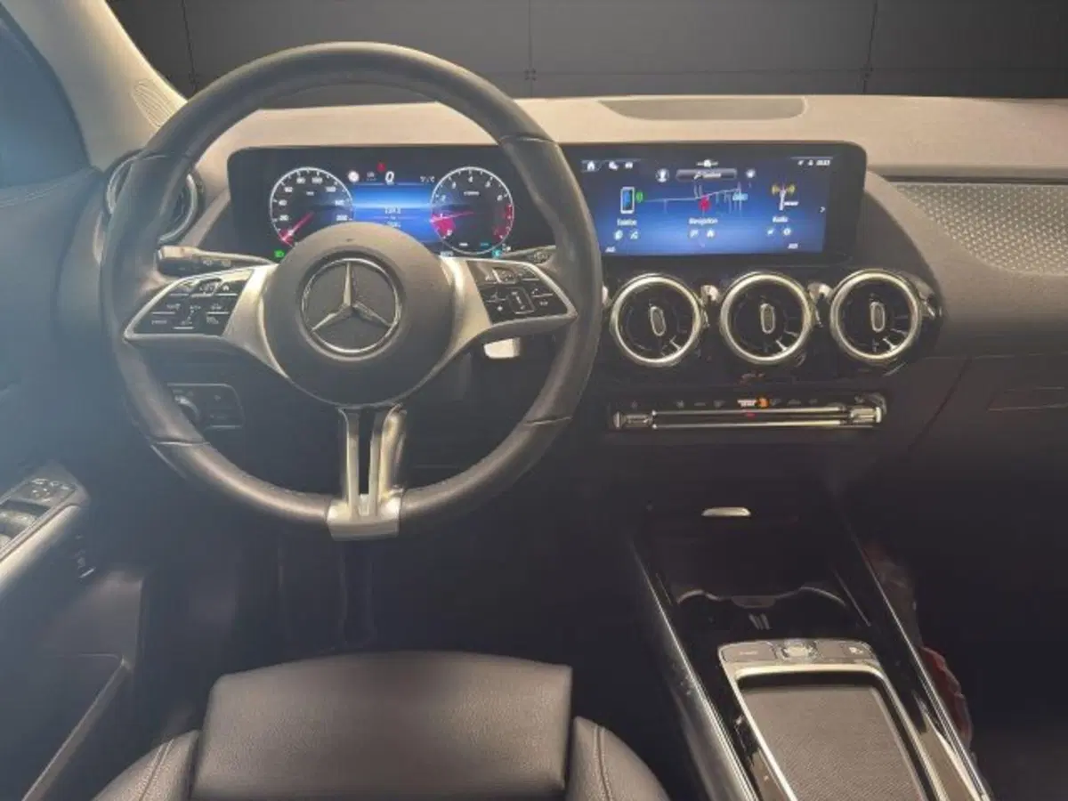 Mercedes-Benz GLA SUV usata a Novara (8)
