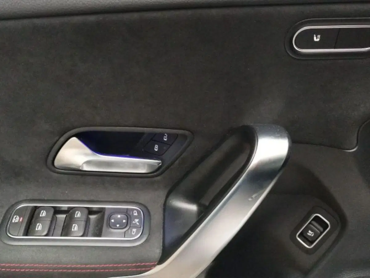 Mercedes-Benz CLA Shooting Brake usata a Novara (17)
