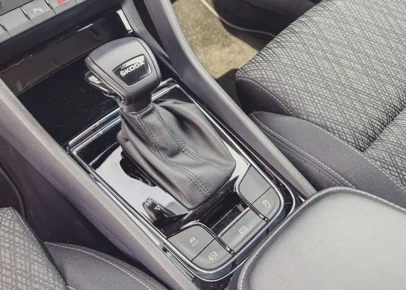 Skoda Karoq usata a Vercelli (11)