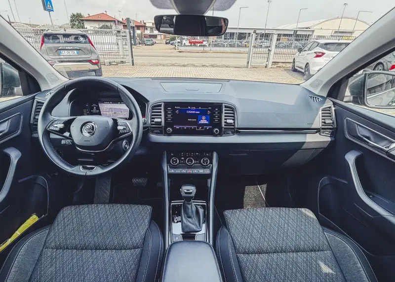 Skoda Karoq usata a Vercelli (14)