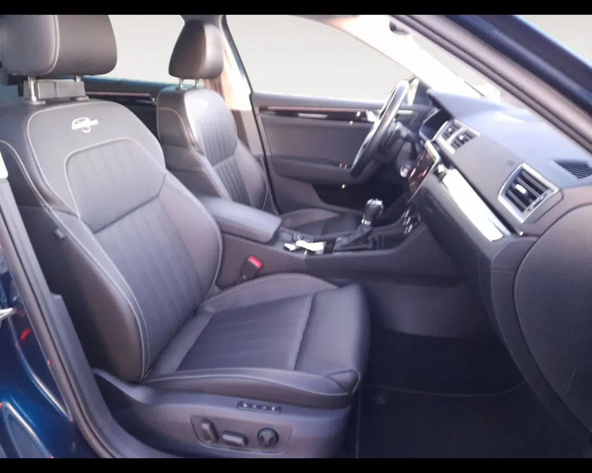 Skoda Superb Station Wagon usata a Bologna (15)