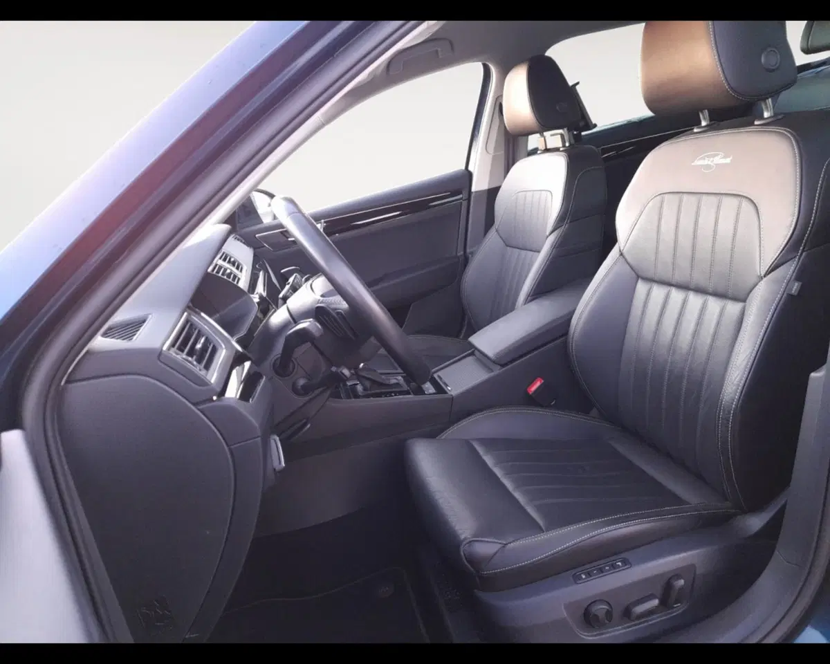 Skoda Superb Station Wagon usata a Bologna (9)
