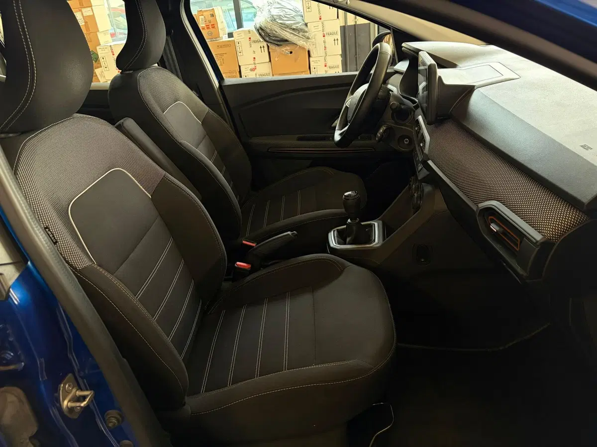 Dacia Sandero usata a Milano (15)