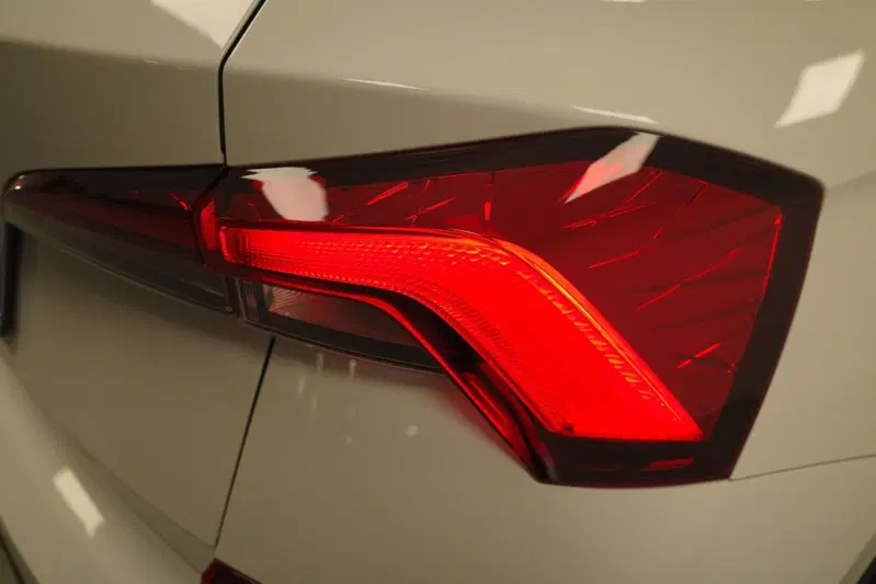 Skoda Kamiq usata a Varese (9)