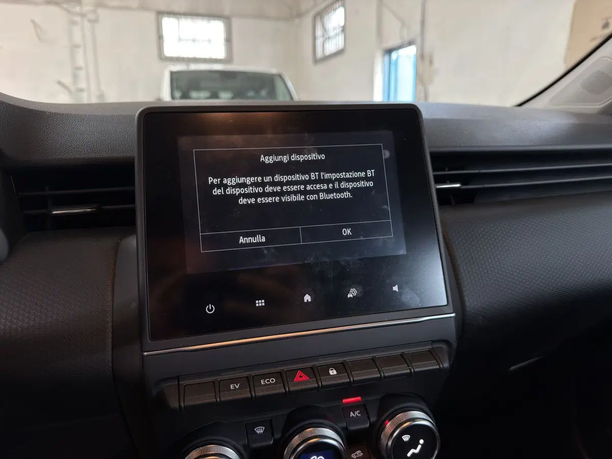 Renault Clio usata a Milano (12)