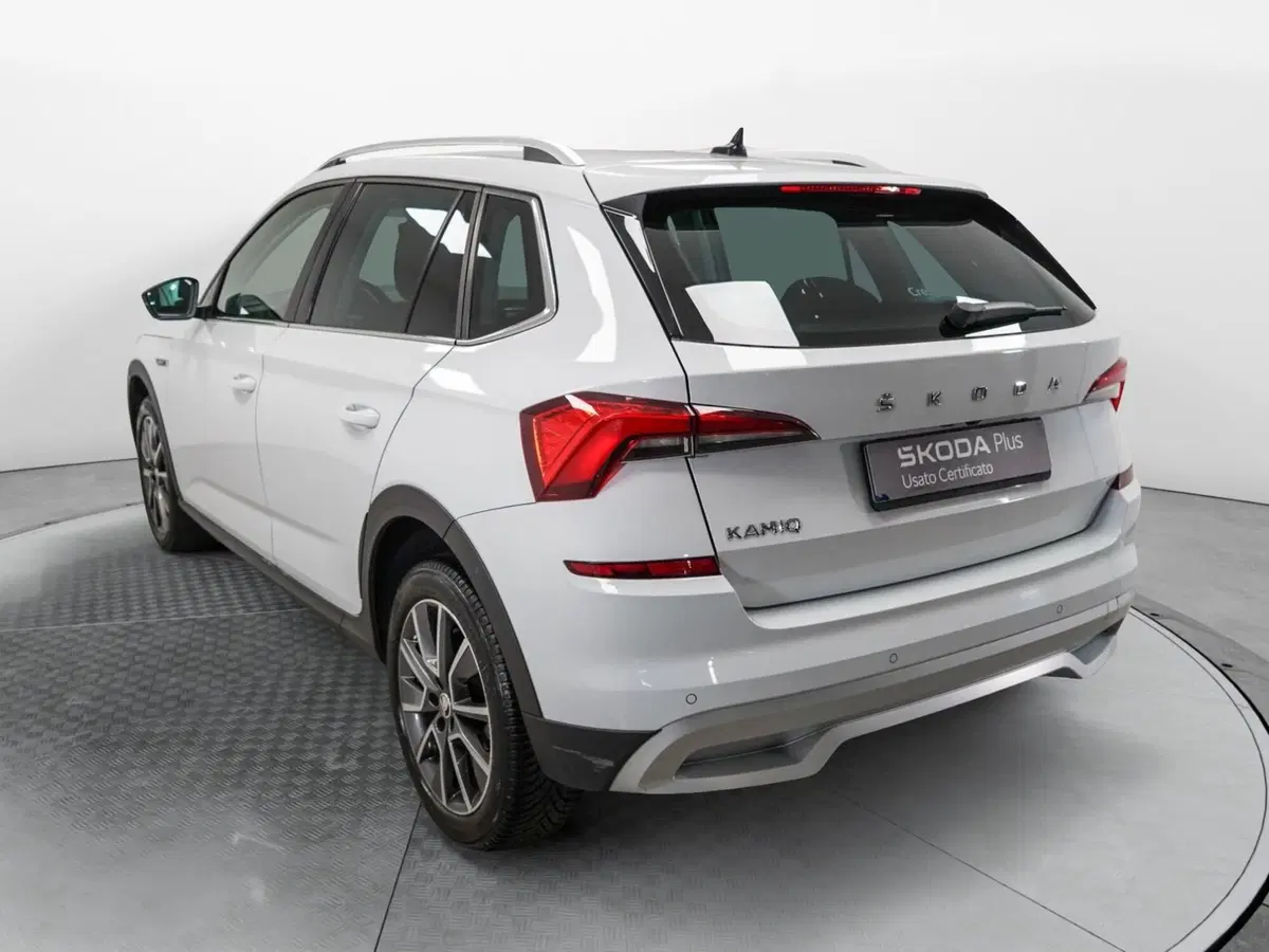 Skoda Kamiq usata a Varese (4)
