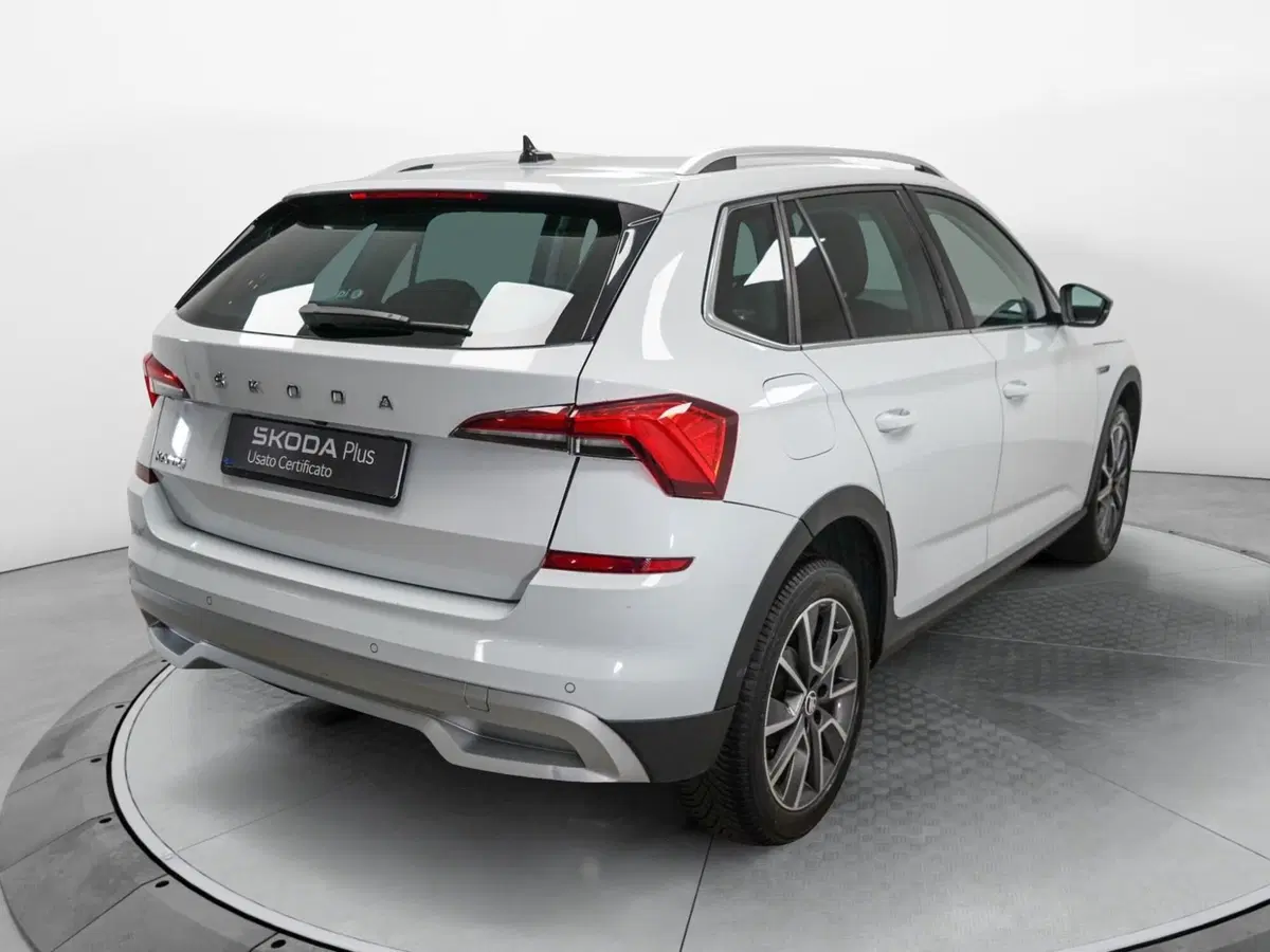 Skoda Kamiq usata a Varese (6)