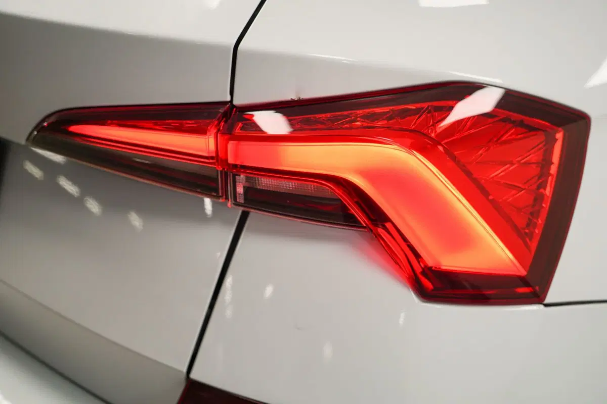 Skoda Kamiq usata a Varese (9)