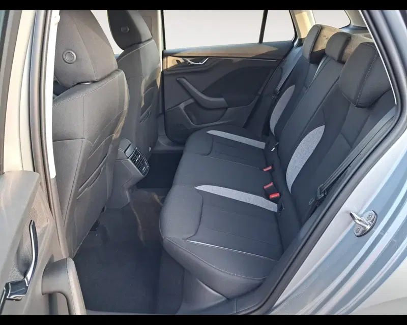 Skoda Kamiq nuova a Ravenna (11)