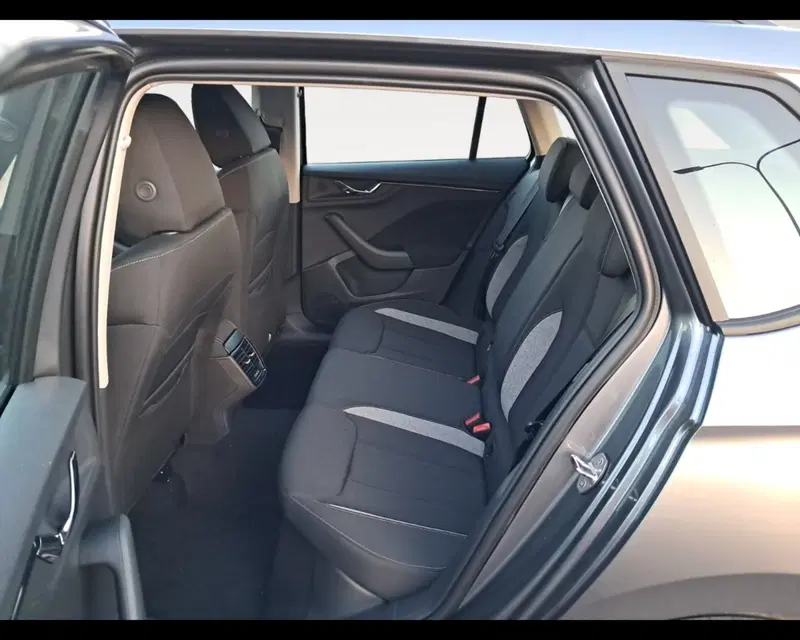 Skoda Kamiq nuova a Ravenna (10)