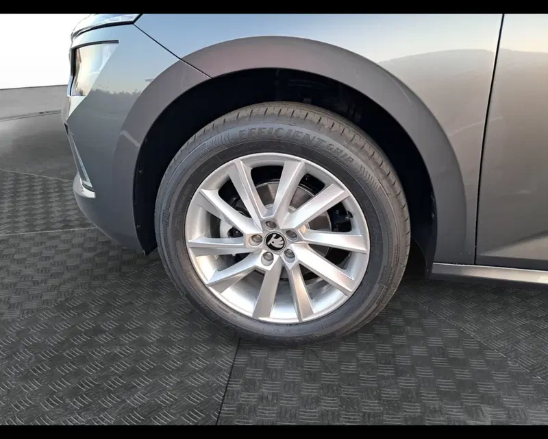 Skoda Kamiq nuova a Ravenna (9)