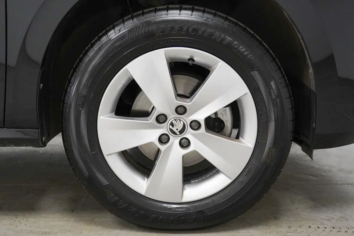 Skoda Kamiq usata a Varese (9)