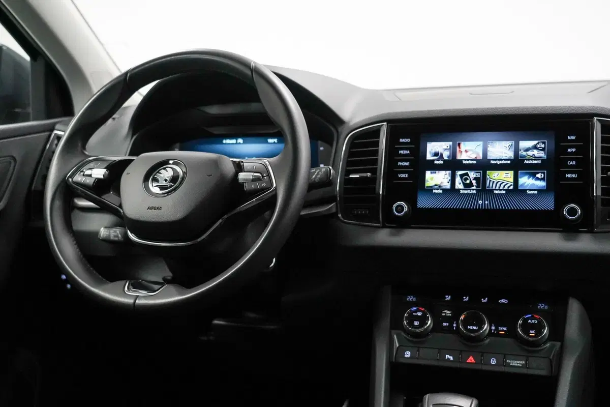 Skoda Karoq usata a Varese (11)