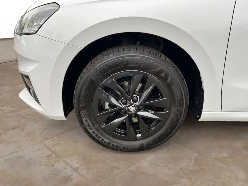 Skoda Fabia usata a Modena (9)