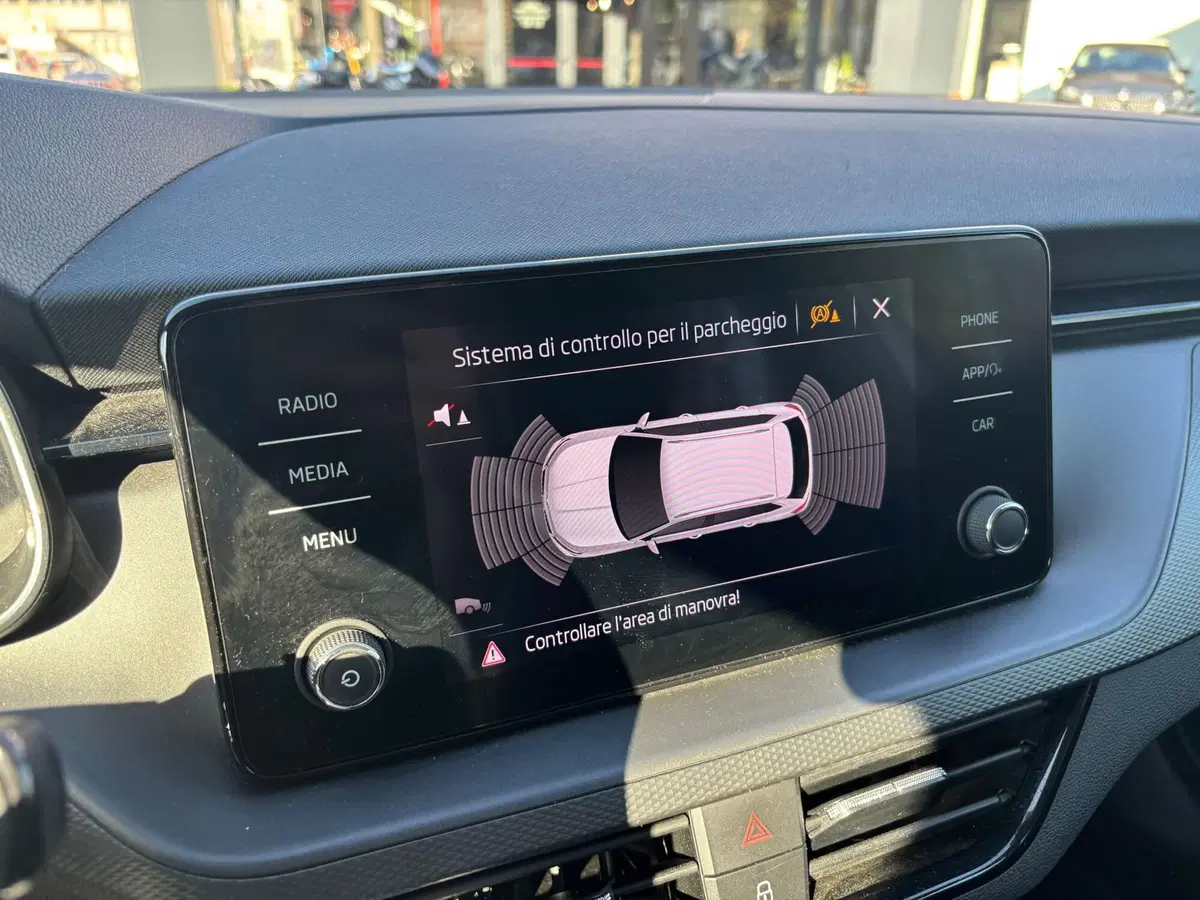 Skoda Kamiq usata a Modena (14)