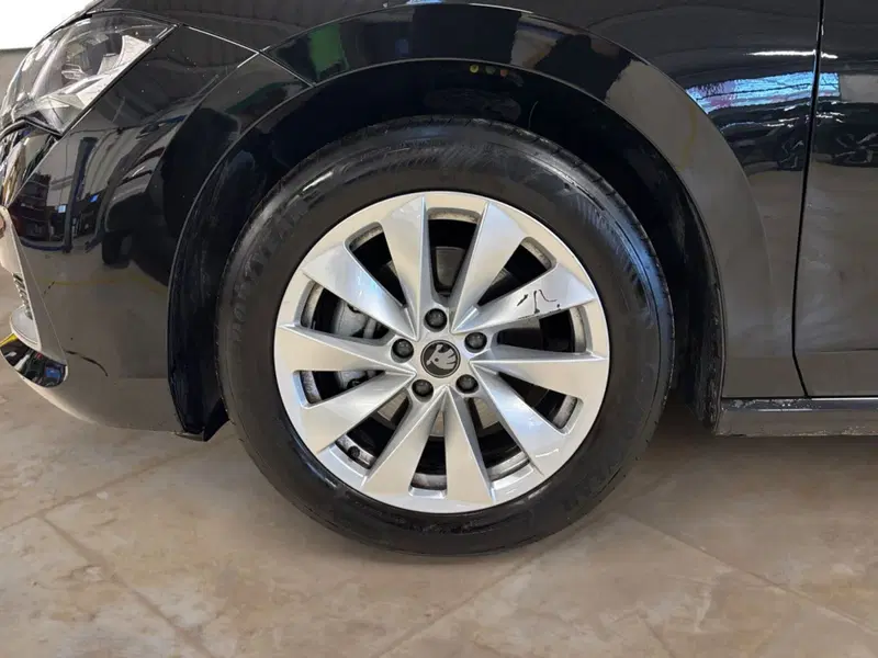 Skoda Superb usata a Modena (9)