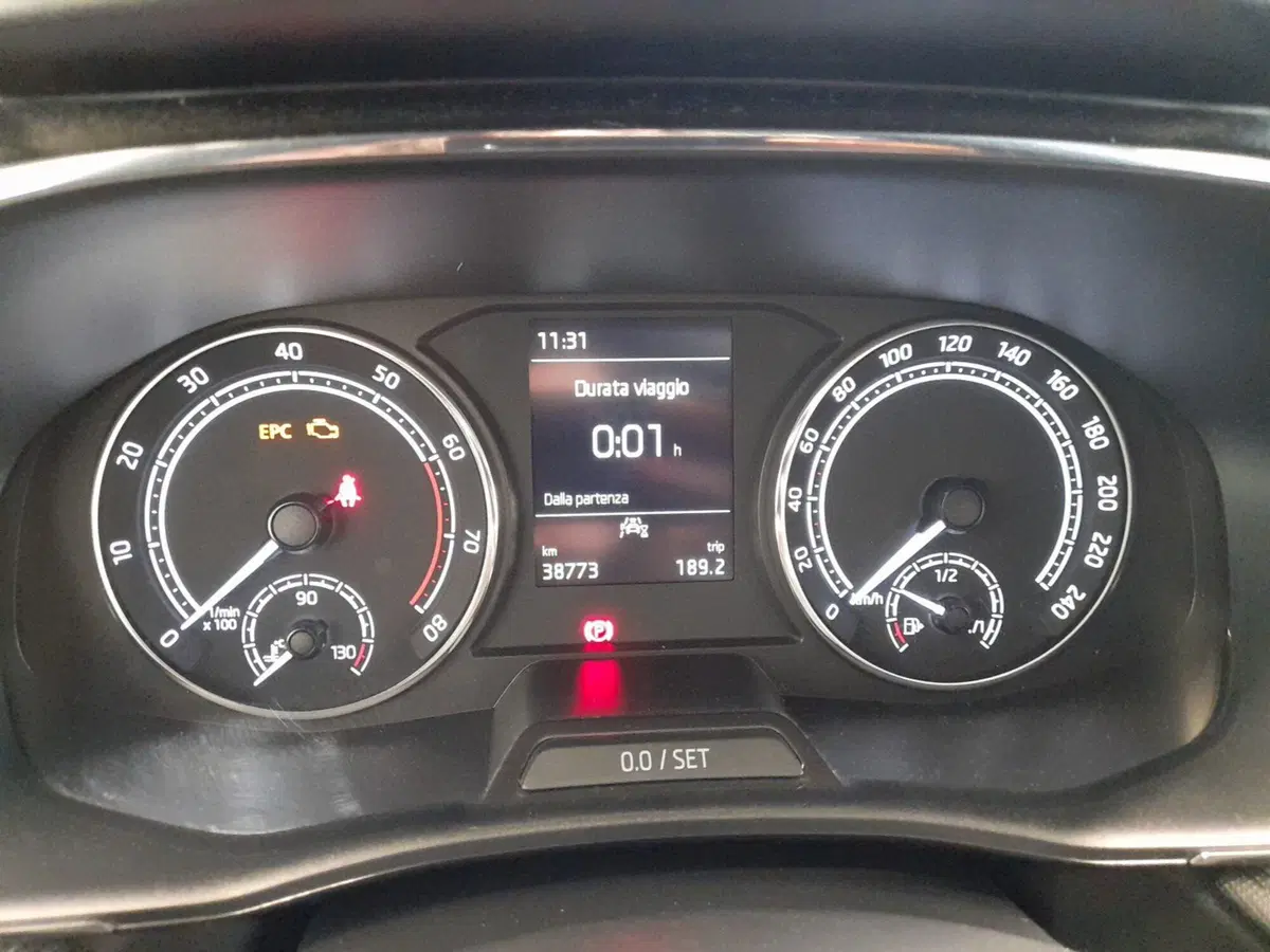 Skoda Fabia usata a Bologna (12)