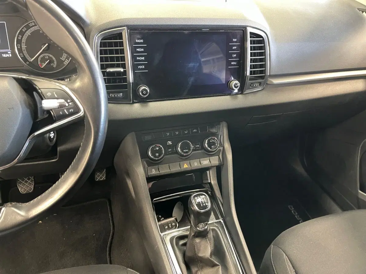 Skoda Karoq usata a Modena (15)
