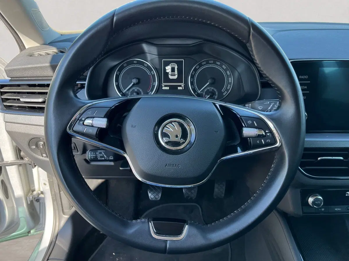 Skoda Kamiq usata a Modena (13)