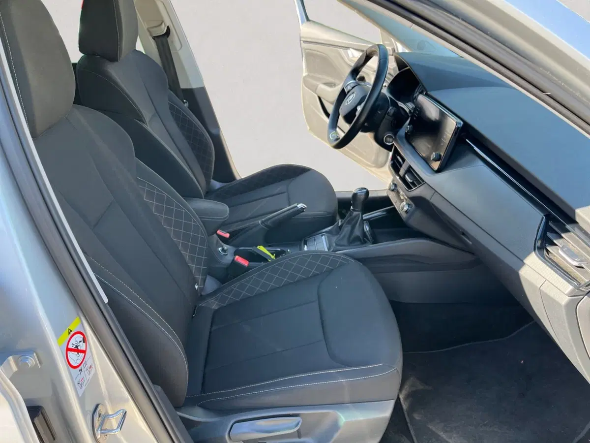 Skoda Kamiq usata a Modena (17)