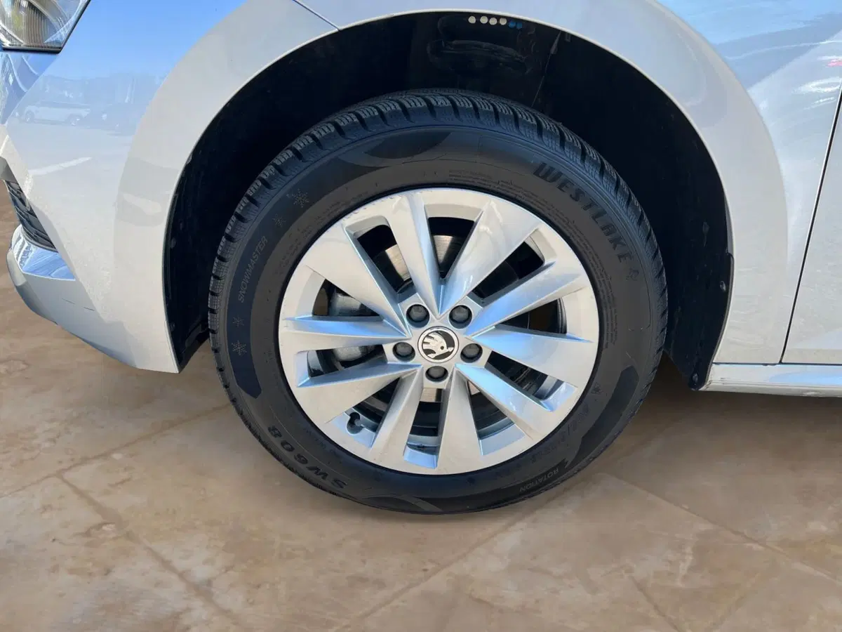 Skoda Kamiq usata a Modena (9)