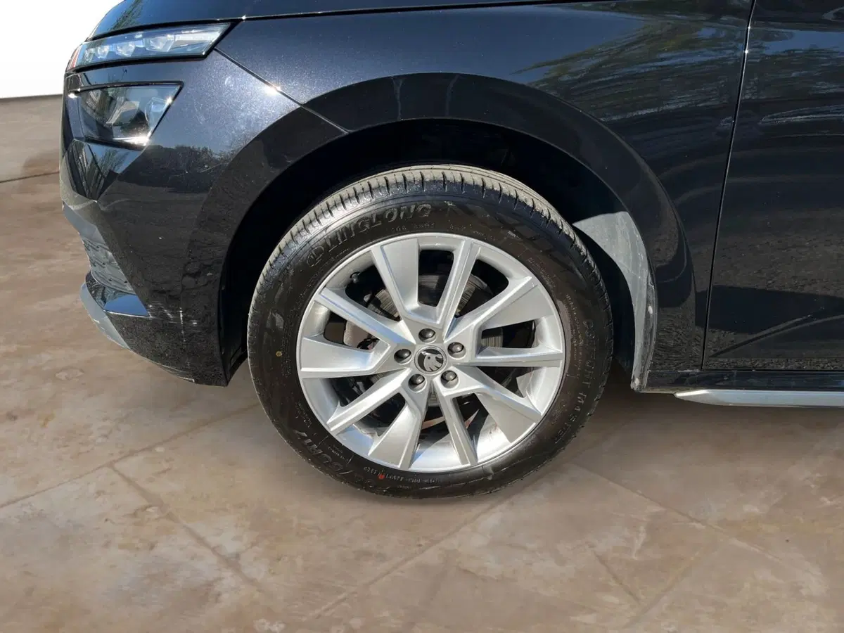 Skoda Kamiq usata a Modena (9)