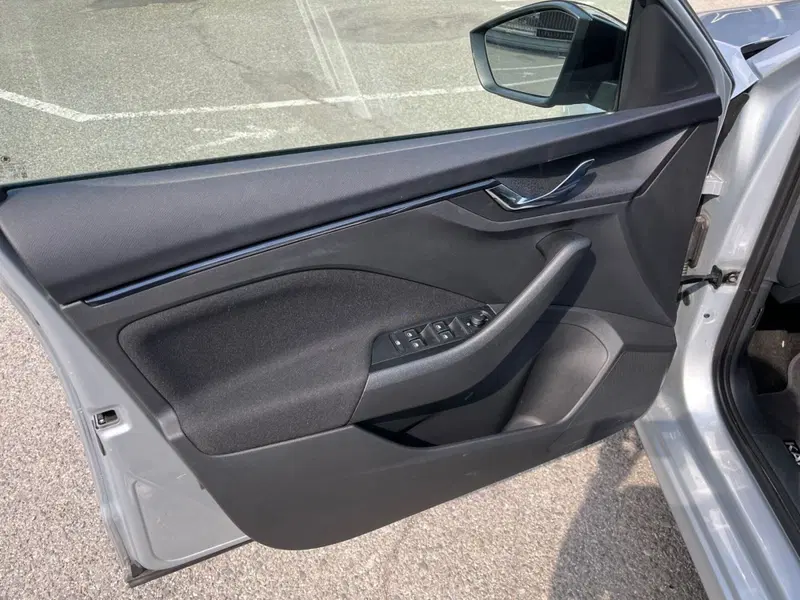 Skoda Kamiq usata a Modena (11)