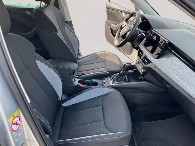 Skoda Kamiq usata a Modena (17)