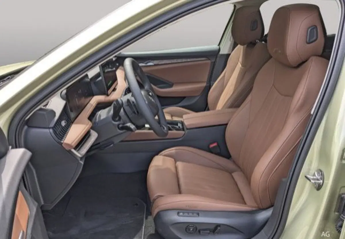 Skoda Superb nuova a Avellino (16)
