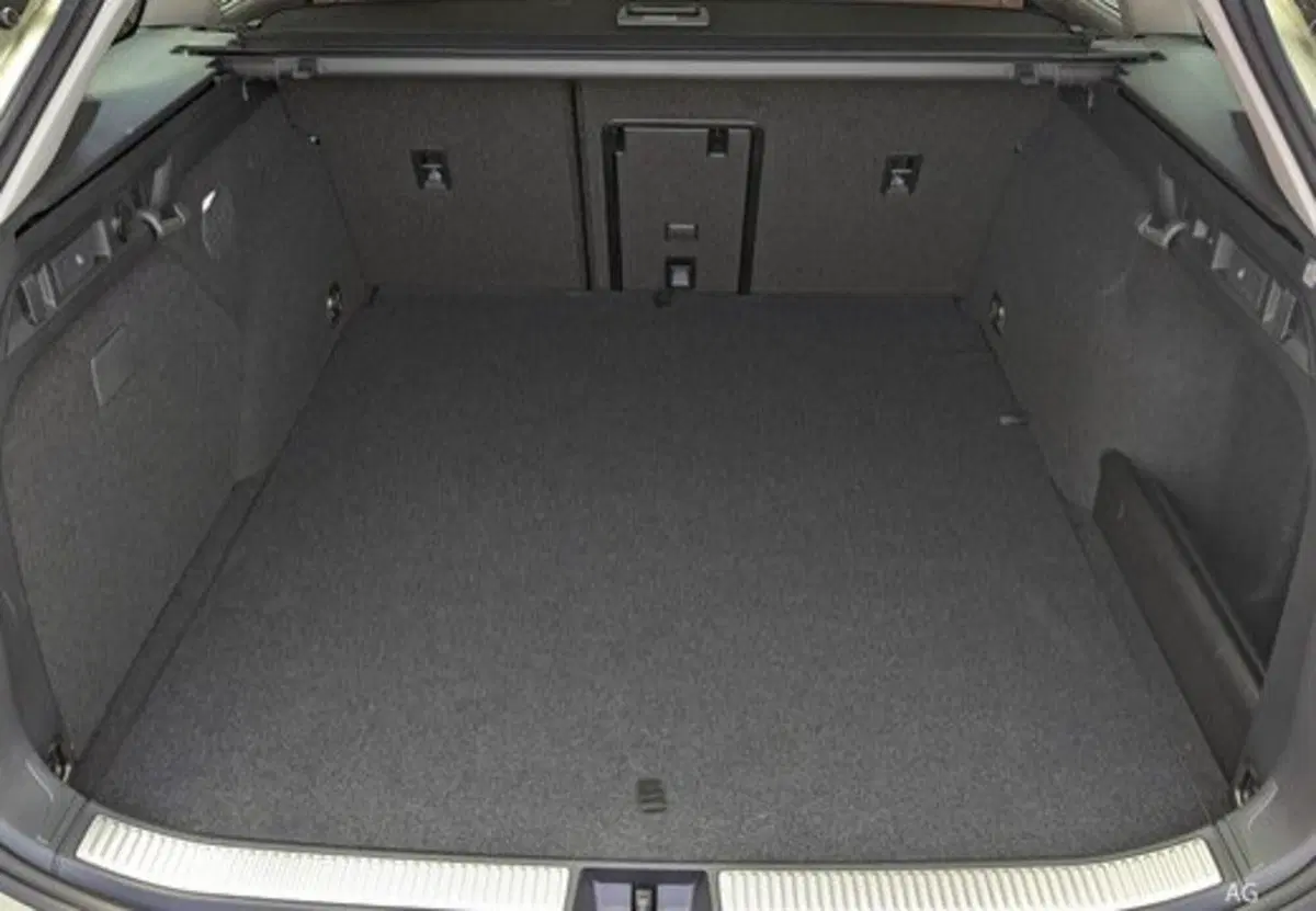 Skoda Superb nuova a Avellino (19)