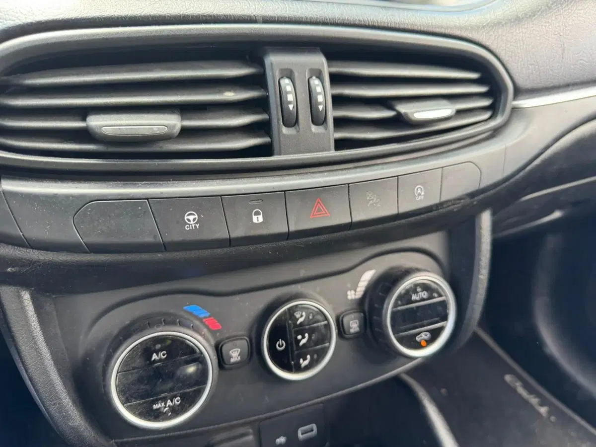 Fiat Tipo Station Wagon usata a Salerno (20)