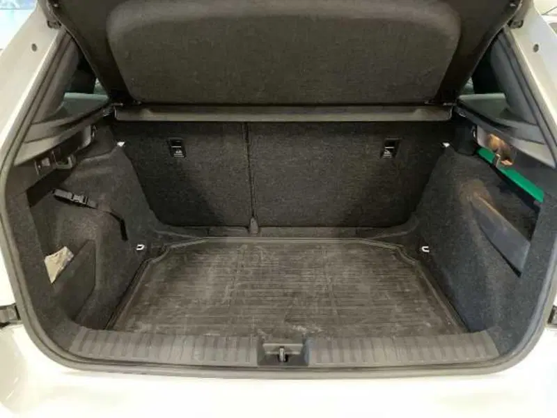 Skoda Kamiq usata a Prato (8)