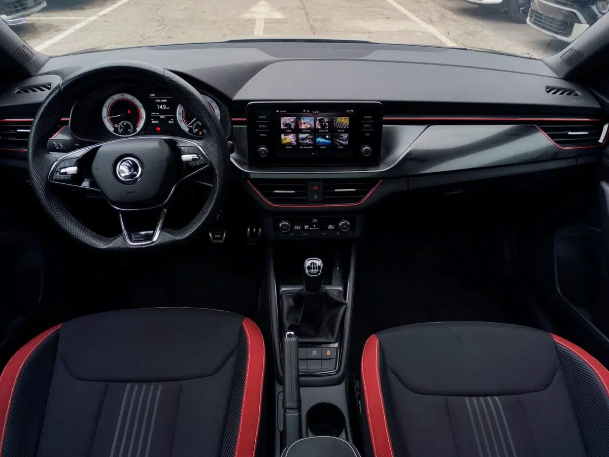 Skoda Scala usata a Rimini (11)