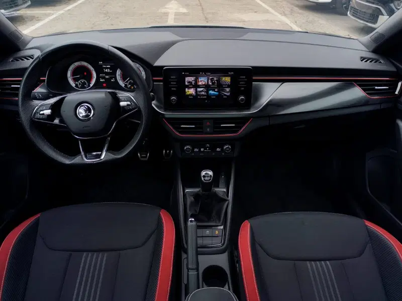 Skoda Scala usata a Rimini (11)