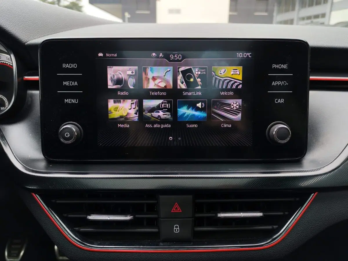 Skoda Scala usata a Rimini (14)