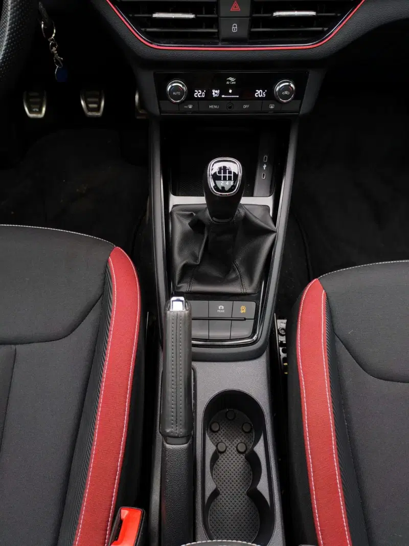 Skoda Scala usata a Rimini (15)