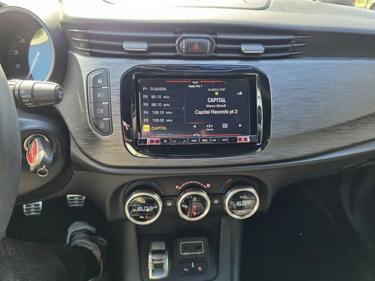Alfa Romeo Giulietta usata a Rimini (13)